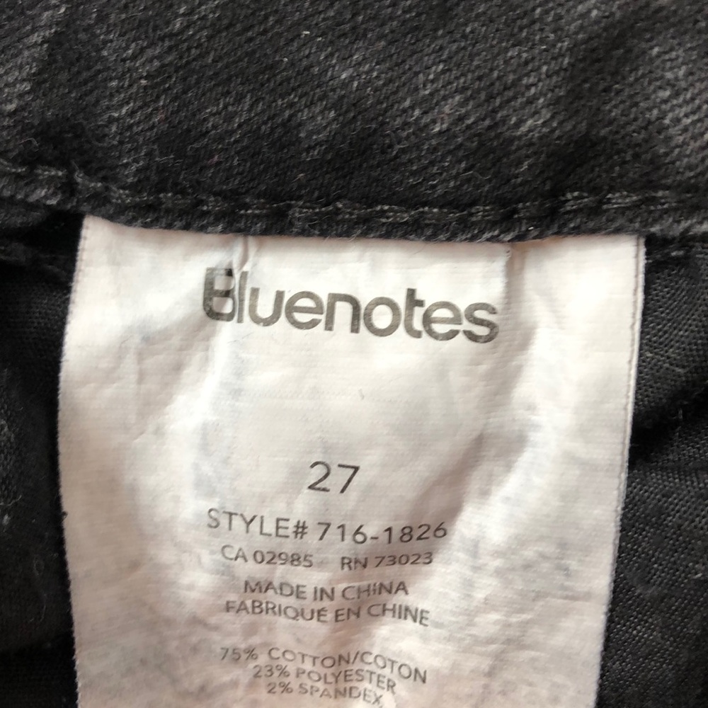Mid-rise Distressed Black Skinny Jeans - Picture 4 of 10